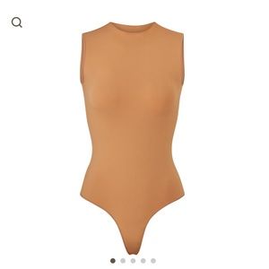 NEW skims the essential CREW NECK SLEEVELESS BODYSUIT